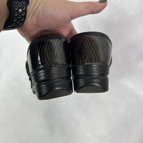 Dansko XP Leather Clogs Shoes Stripes 37 Size 7 Stripes Black Gray Comfort Shiny - Picture 5 of 9